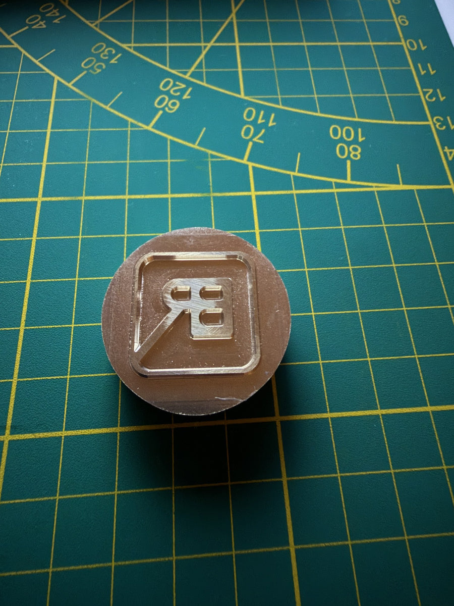 Messing BR-stempel van opzij